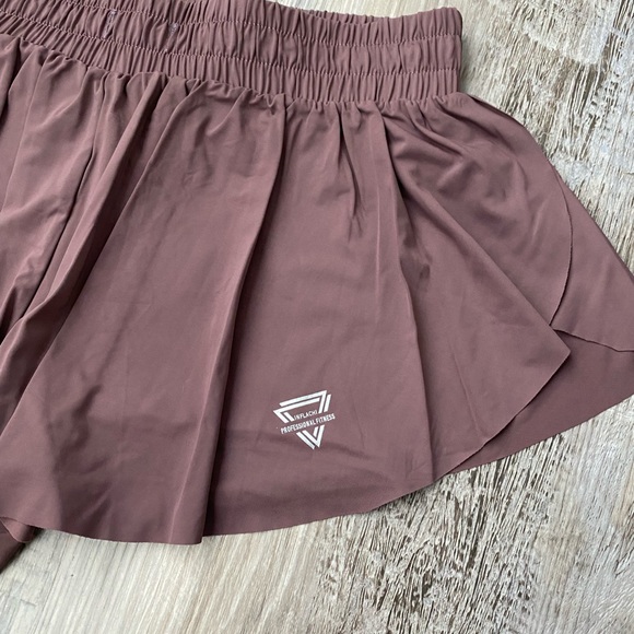 Inflachi Professional Fitness 2 in 1 Flowy Skort Size M - Picture 5 of 5